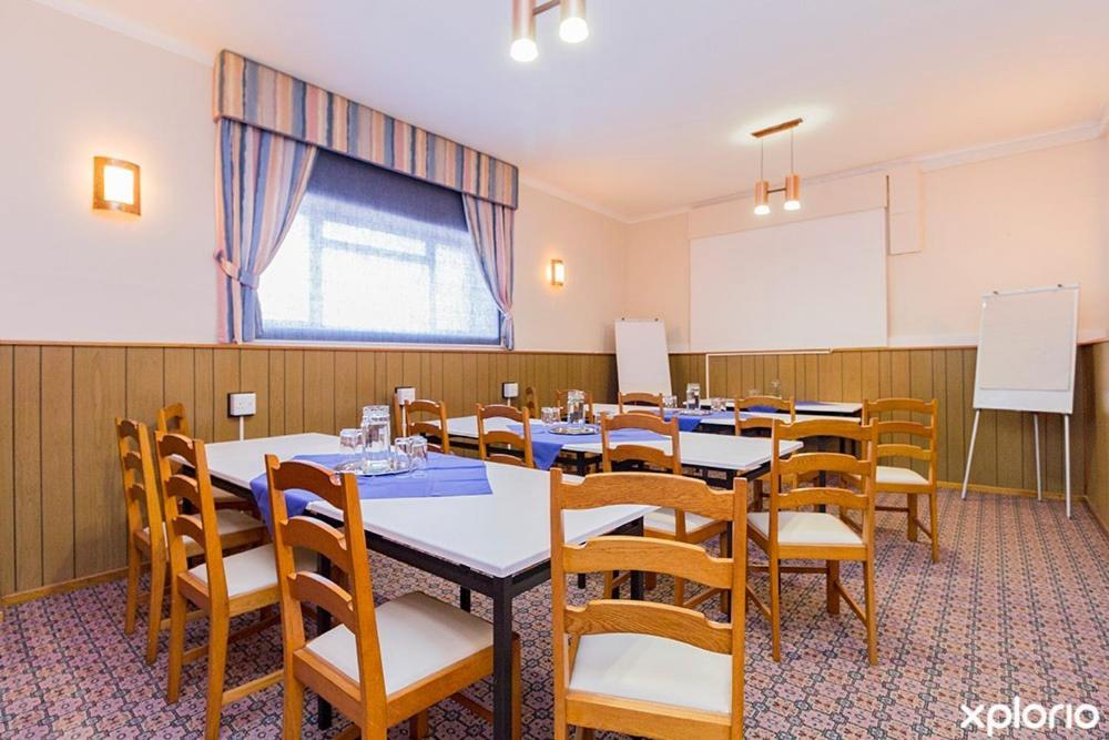 Victoria Hotel Bredasdorp Buitenkant foto