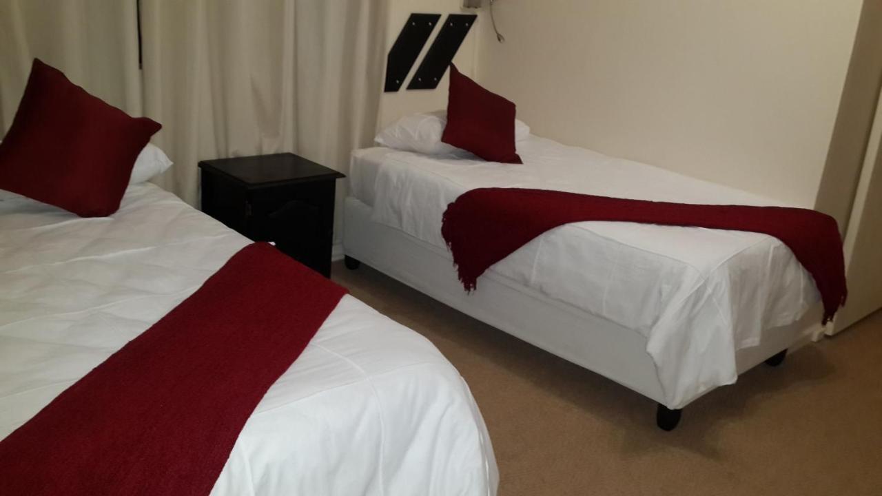 Victoria Hotel Bredasdorp Kamer foto